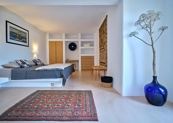 In Paros, Fantastic Waterfront Villa *