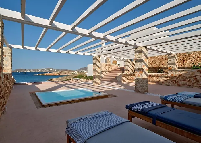 In Paros, Fantastic Waterfront Villa Páros