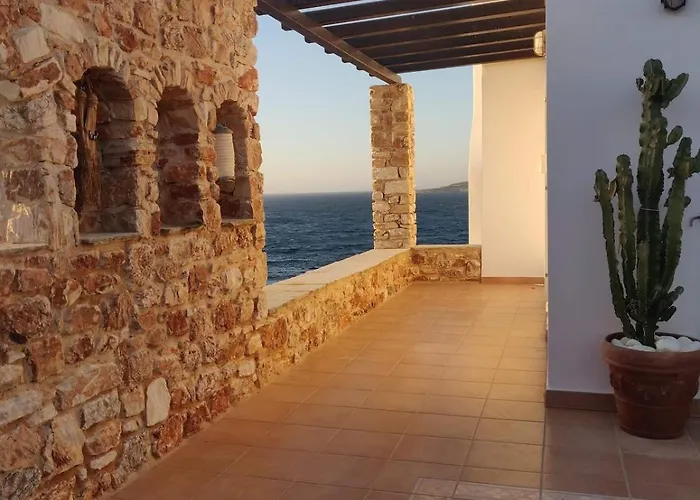 In Paros, Fantastic Waterfront Villa Páros